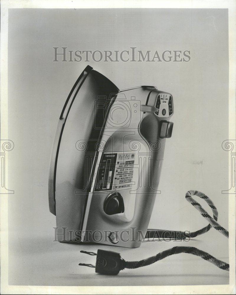 1987 Press Photo Iron Takes Temperature Fabricscope - RRV60561 - Historic Images