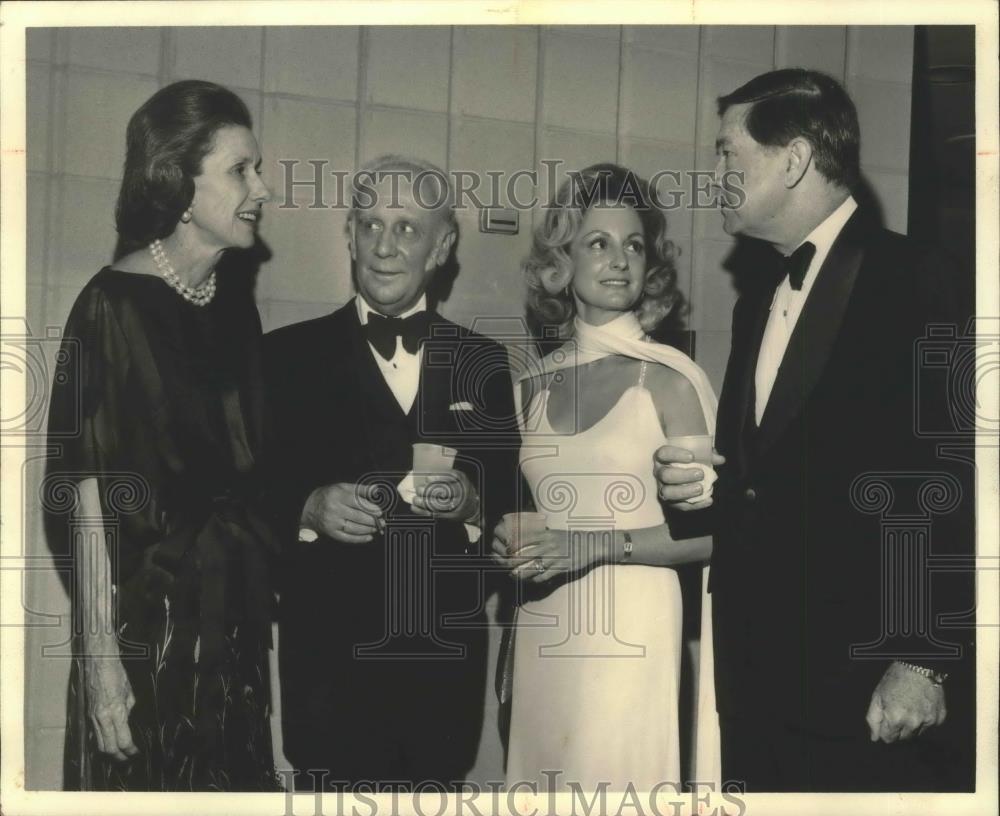 1979 Press Photo Ms. Lee J. Styslinger, Festival of Arts award, with others - Historic Images