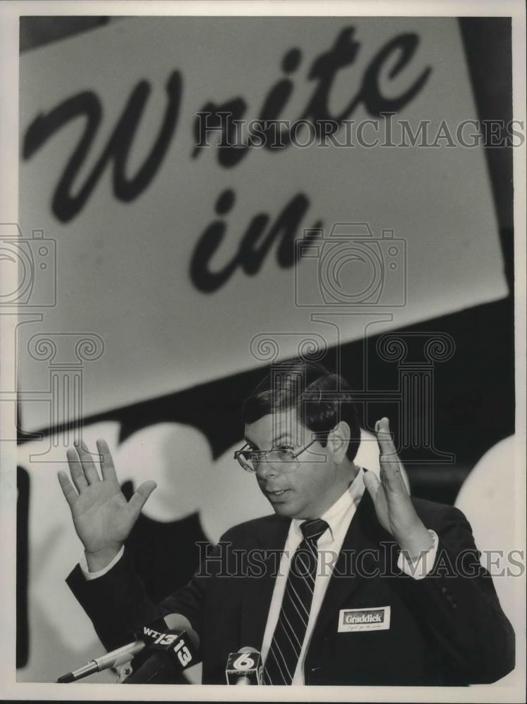1986 Press Photo Charlie Graddick at Birmingham Campaign Headquarters - Historic Images
