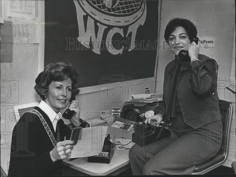 1977 Press Photo Junior League Of Birmingham Tennis Members Mrs. Doss, Mrs. Cole - Historic Images