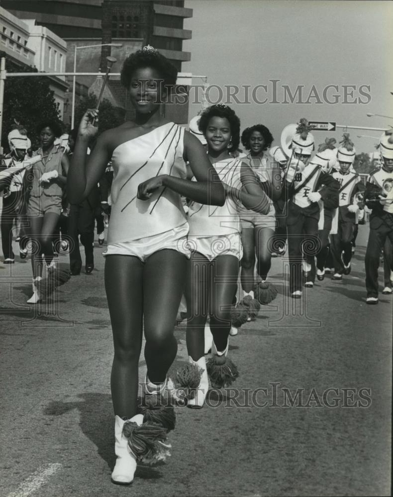 1981 Press Photo West End Majorettes at Magic City Classic Parade with Band - Historic Images