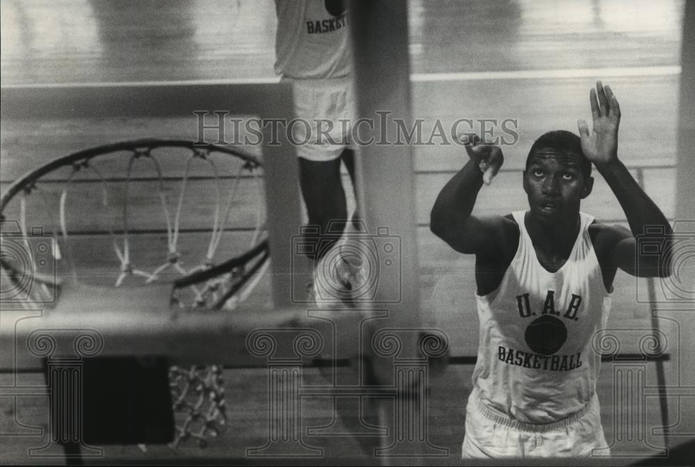 1982 Press Photo Alabama At Birmingham Basketball Team&#39;s Marvin Ray Johnson - Historic Images