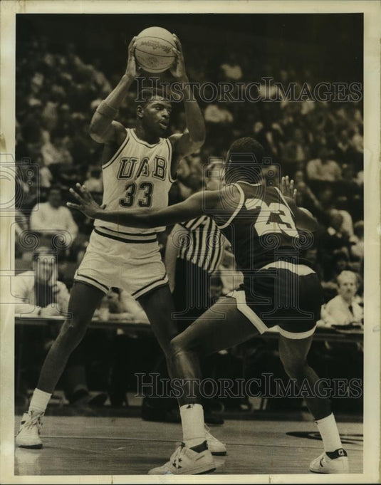 Press Photo University of Alabama - Reginald Turner in Game with Alaska - Historic Images