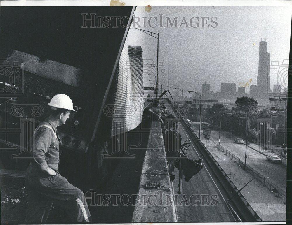 1975 Press Photo The Truck- Car Accident on Dan Ryan. - RRV42153 - Historic Images