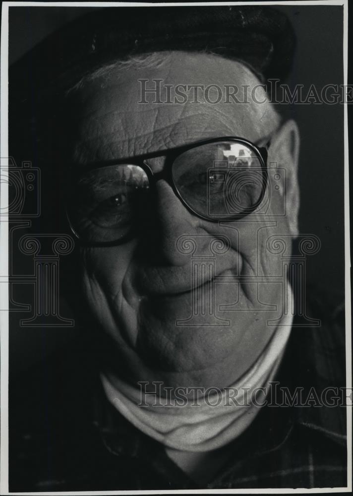1989 Press Photo Former Pewaukee Landowner, Professional Auctioneer Tom Wooley - Historic Images