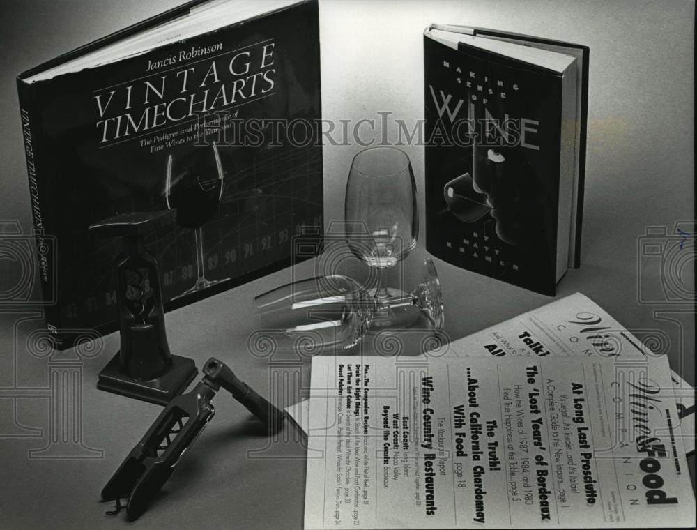 1989 Press Photo Books, Periodicals And Accessories For Wine Lovers Are Arrayed - Historic Images
