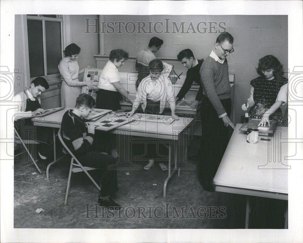 1960 Press Photo Working Teens Co. tile wall decoration - RRV56187 - Historic Images