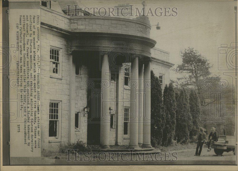 1975 Press Photo Trouble Abbey Smoke stains Sunday - RRV43095 - Historic Images