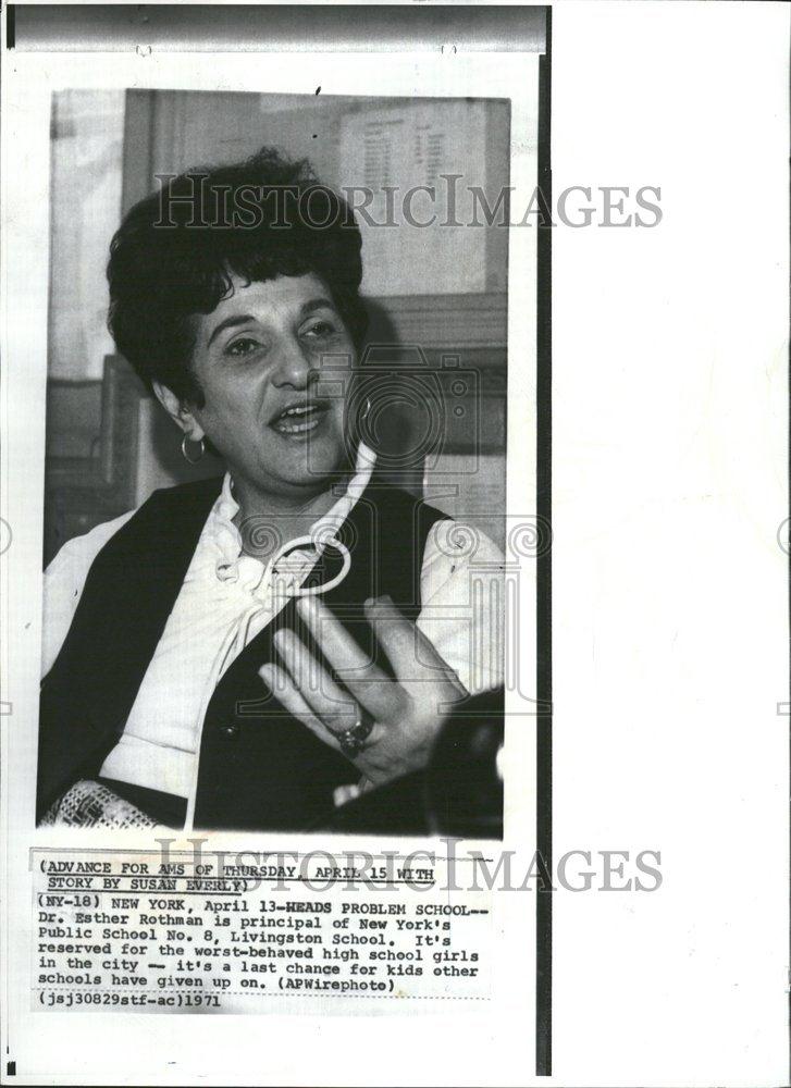 1971 Press Photo Esther Rothman School Principal - RRV56077 - Historic Images