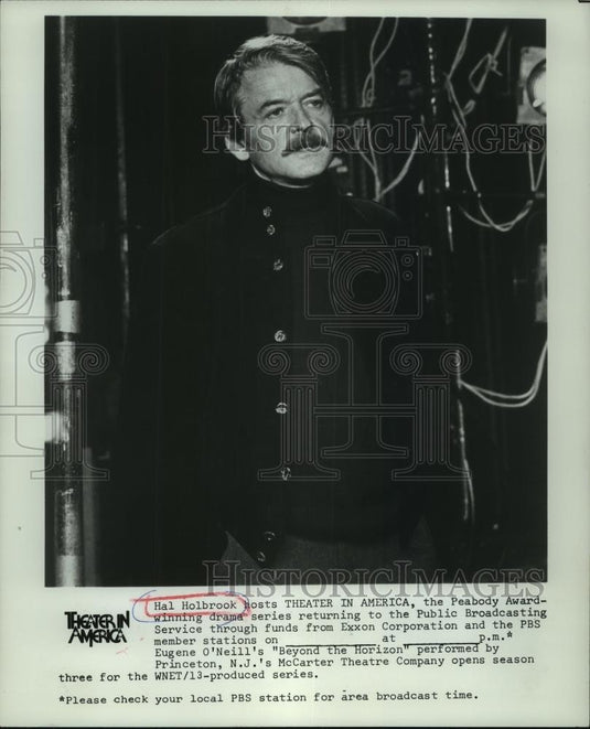1976 Press Photo Hal Holbrook Hosts Theater In America On PBS - mjc22907 - Historic Images