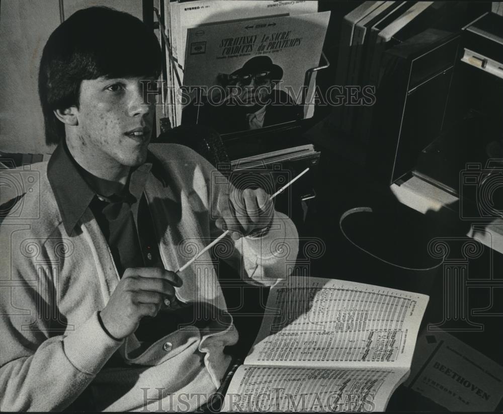 1976 Press Photo Michael Kamenski, conductor, musician in Milwaukee - mjc20941 - Historic Images