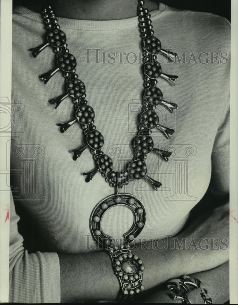 1976 Press Photo Navajo Squash blossom necklace - mjc22276 - Historic Images