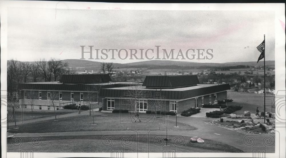 1977 Press Photo The University of Wisconsin Center Campus in Baraboo - Historic Images