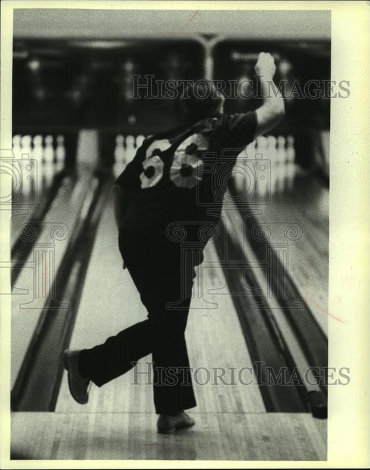 1978 Press Photo Tom Olszewski, captain of The Polish Nickel, at Olympic Lanes - Historic Images