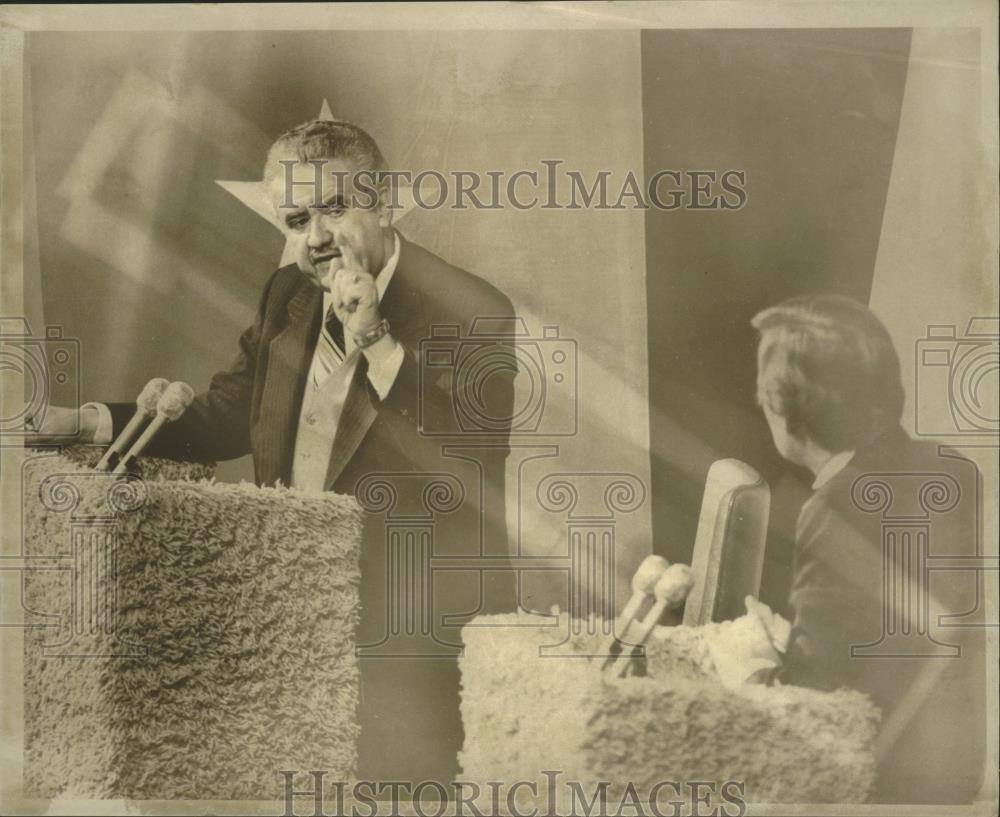 1978 Press Photo Lee Dreyfus Listens To Martin Schreiber in Milwaukee Debate - Historic Images