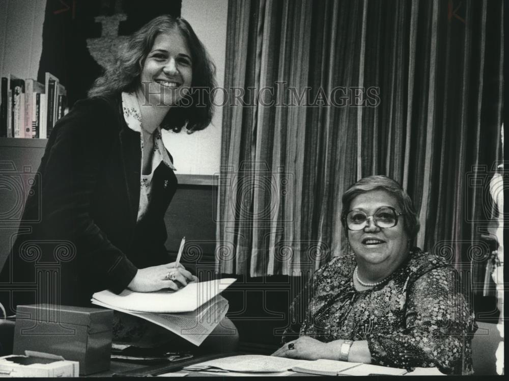 1978 Press Photo Carole Gold, Bella Selan, coordinator, Mount Sinai Hospital - Historic Images