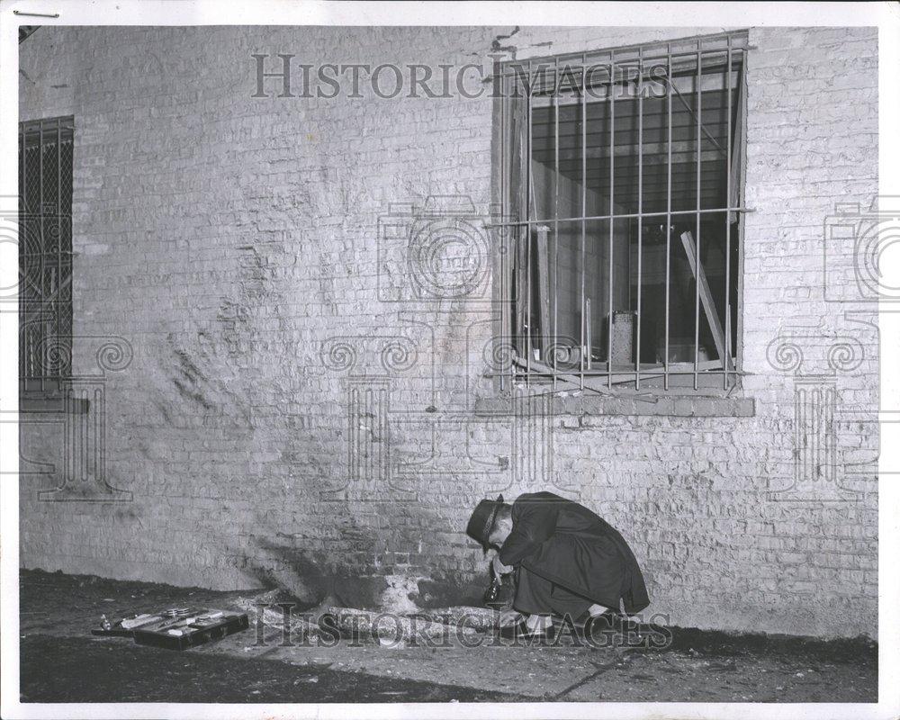 1963 Press Photo Detective William Olsen George Mueller - RRV42295 - Historic Images