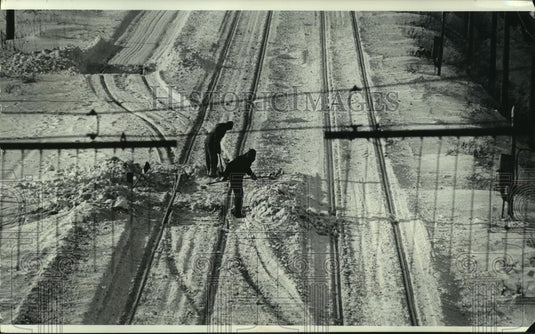 1979 Press Photo Railroad crew clearing snow Milwaukee, Wisconsin - mjc18079 - Historic Images