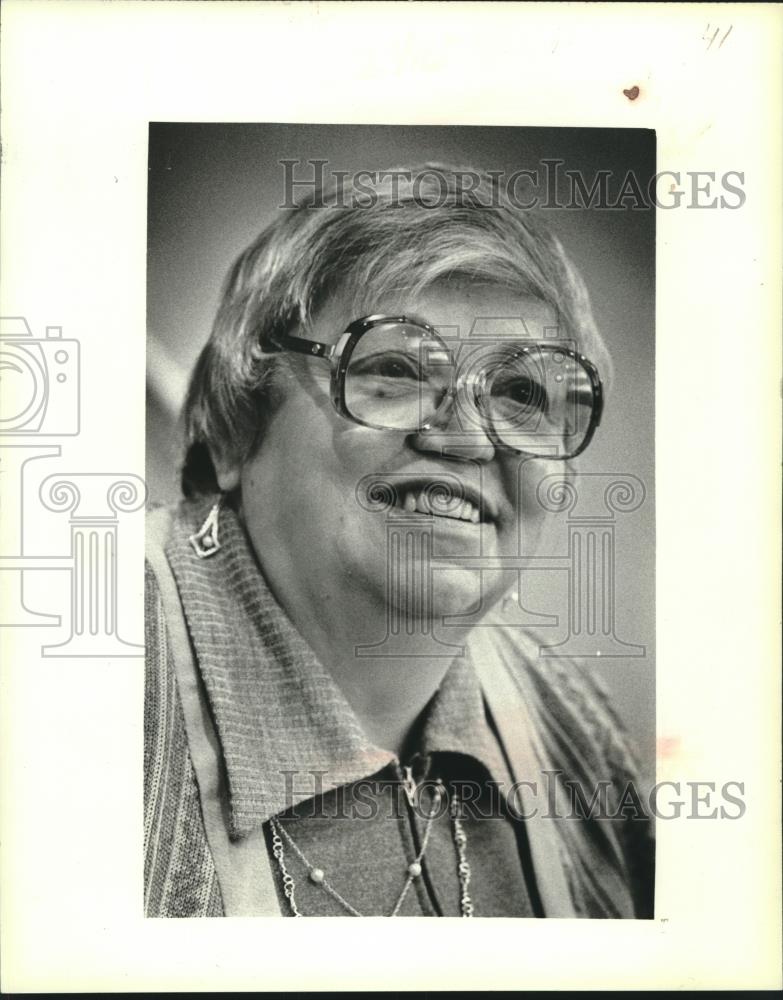 1979 Press Photo Bella Selan, social worker at Mount Sinai Medical Center - Historic Images