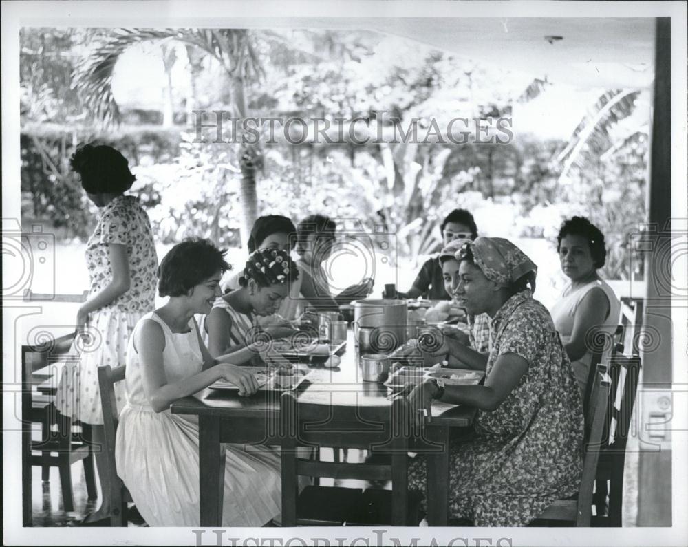 1964 Press Photo Tarara Beach School Cuba - RRV02797 - Historic Images