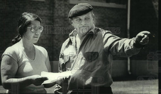1981 Press Photo Sculptor Paul Trappe & wife Gerlinde at the Ozaukee Art Center - Historic Images