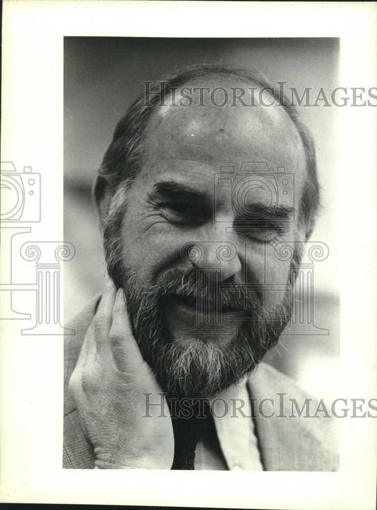 1981 Press Photo Tom Selby, director, Elmbrook Hospital Alcoholic Treatment - Historic Images