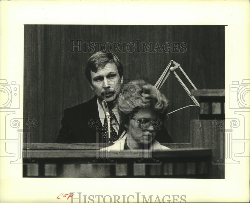 1981 Press Photo Police Officer John Cieciwa takes stand Miwaukee - mjc16263 - Historic Images