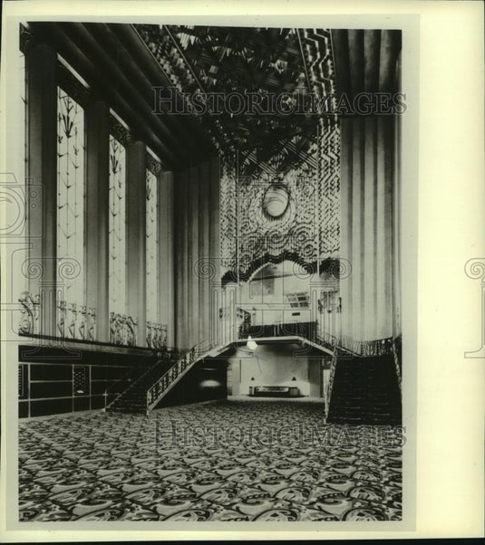 1982 Press Photo Oakland Paramount Theater - mjc17913 - Historic Images