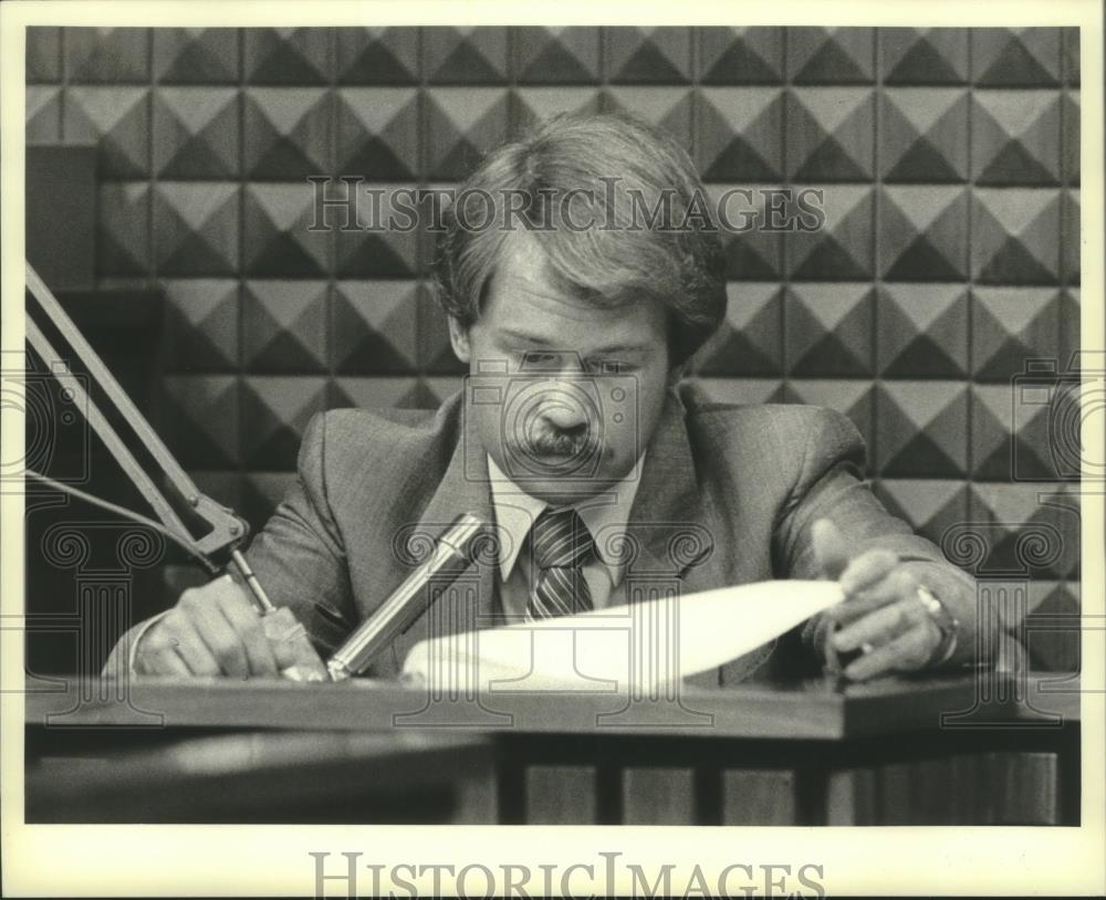 1982 Press Photo James Sheomperlen Trial Milwaukee - mjc16272 - Historic Images