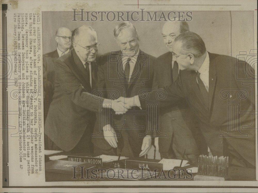 1967 Press Photo President Johnson Anatoly Dobrynin US - RRV42665 - Historic Images