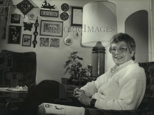 1983 Press Photo Tommie Stranahan operates Rent-A-Friend in Waukesha - mjc18022 - Historic Images
