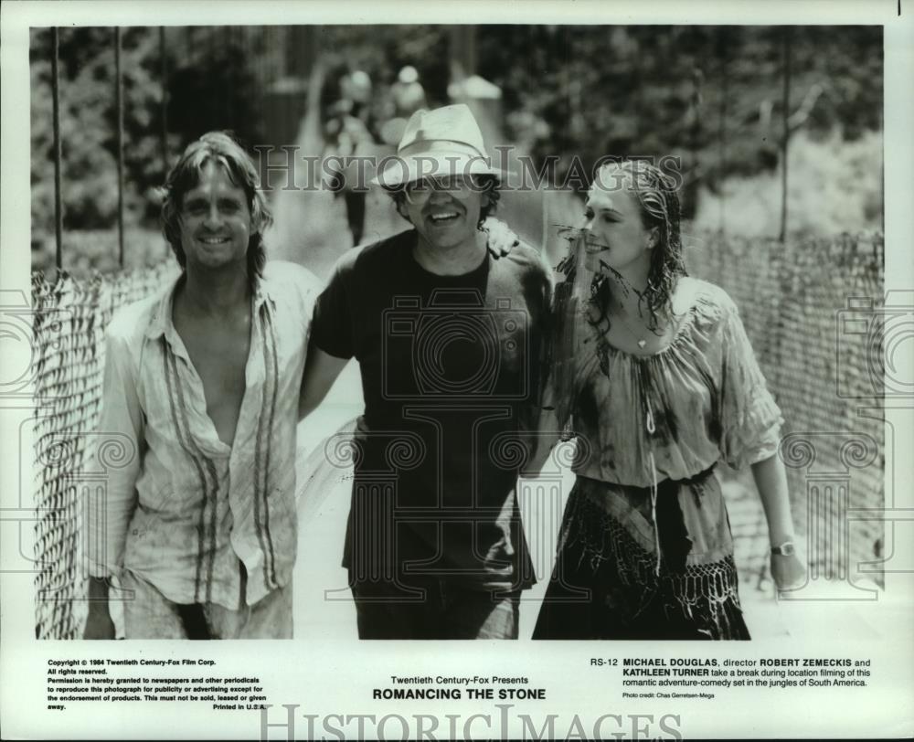 1984 Press Photo Michael Douglas & others on location for Romancing The Stone - Historic Images