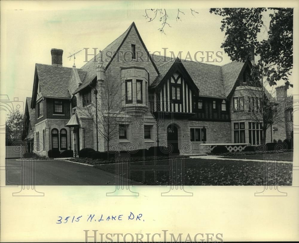 1984 Press Photo Historic home in the Village of Shorewood on Lake Drive - Historic Images