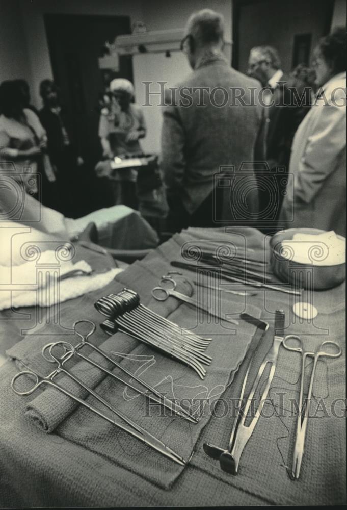 1984 Press Photo stainless steel surgical instruments - mjc20441 - Historic Images