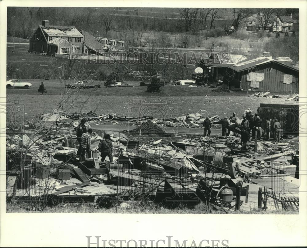 1984 Press Photo Town of Delafield, Wisc. suffered damage from Friday&#39;s tornado - Historic Images