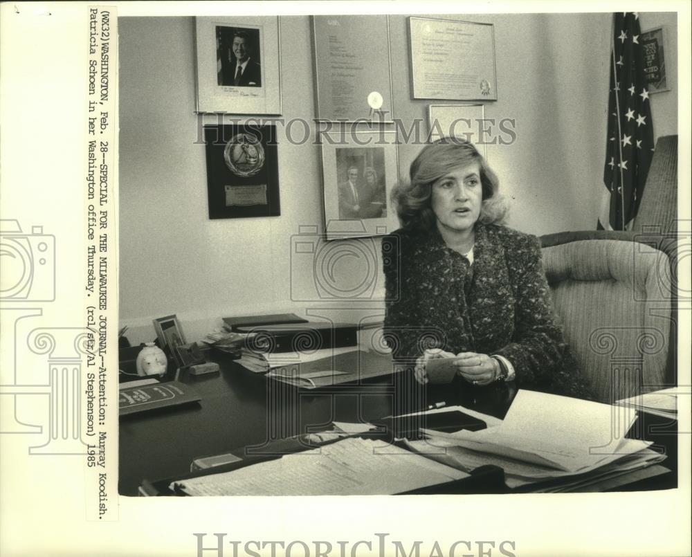 1985 Press Photo Patricia Schoen in her Washington, D.C. office. - mjc16218 - Historic Images