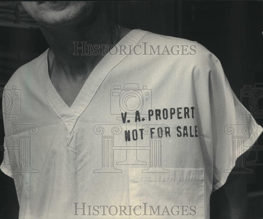 1986 Press Photo V.A. Hospital clothing - mjc21061 - Historic Images