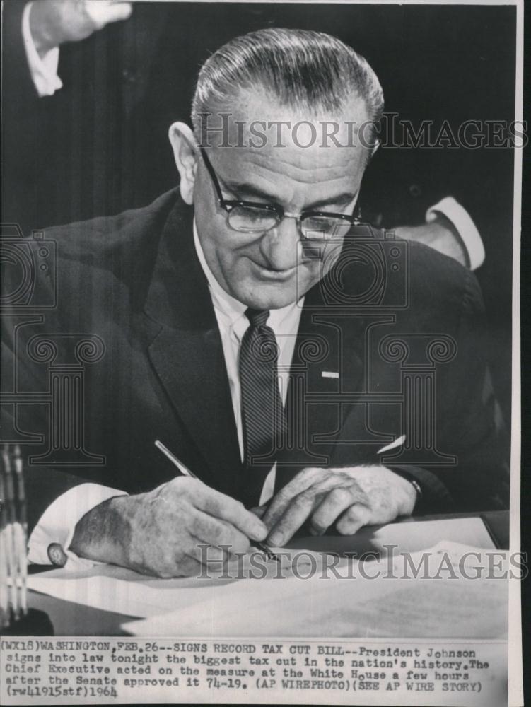 1964 Press Photo President Lyndon Johnson White House - RRV15539 - Historic Images