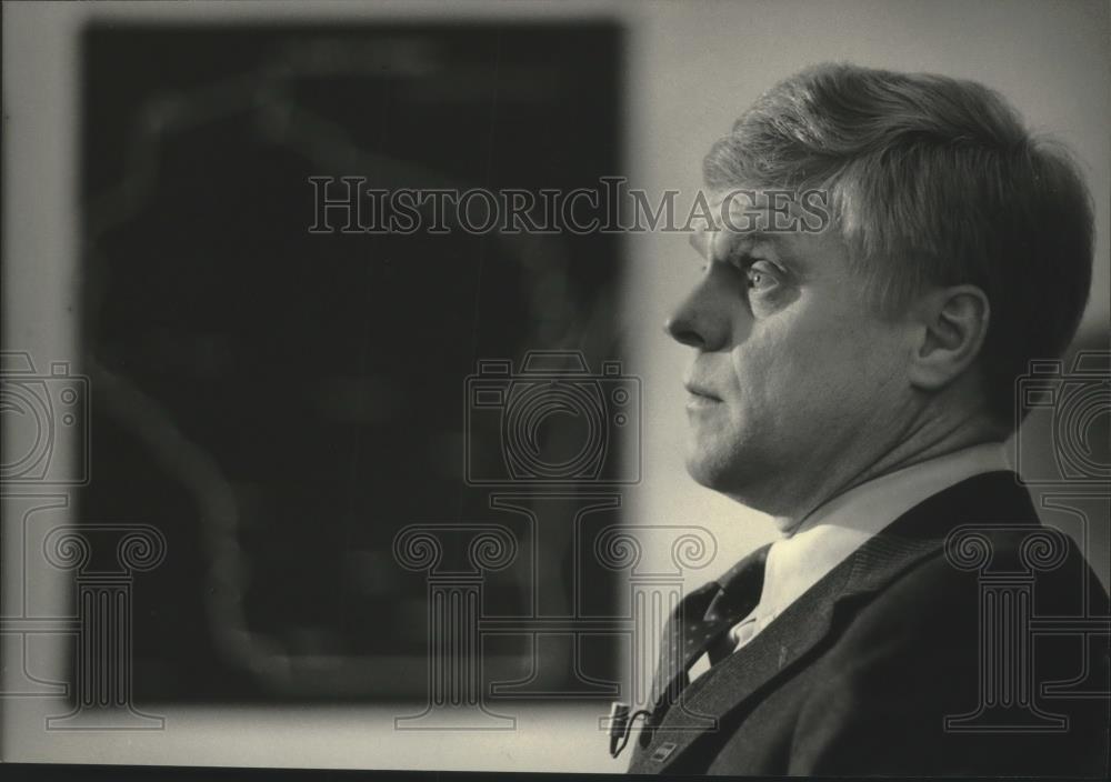 1986 Press Photo Kenneth Shaw at University of Wisconsin, Madison - mjc16067 - Historic Images