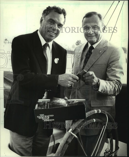 1986 Press Photo Buddy Melges & John Stollenwerk fundraiser, Wisconsin - Historic Images