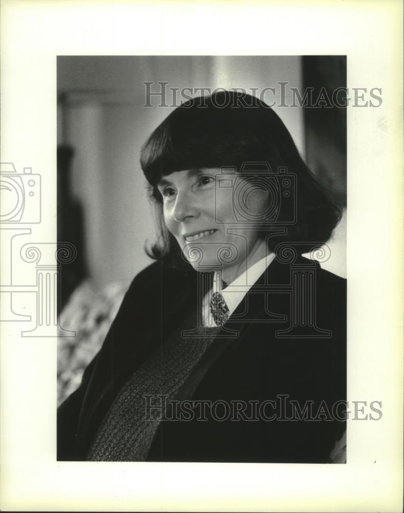 1986 Press Photo Mrs. Kenneth Shaw, wife of University of Wisconsin president - Historic Images