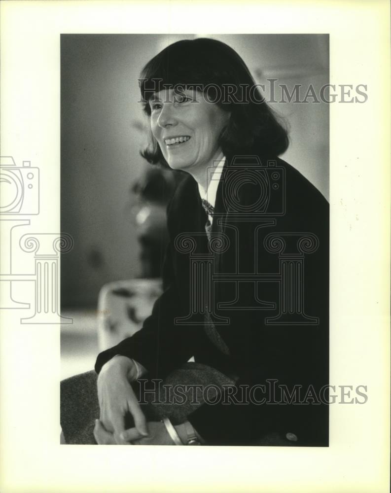 1986 Press Photo Mrs. Kenneth Shaw, wife of University of Wisconsin President - Historic Images