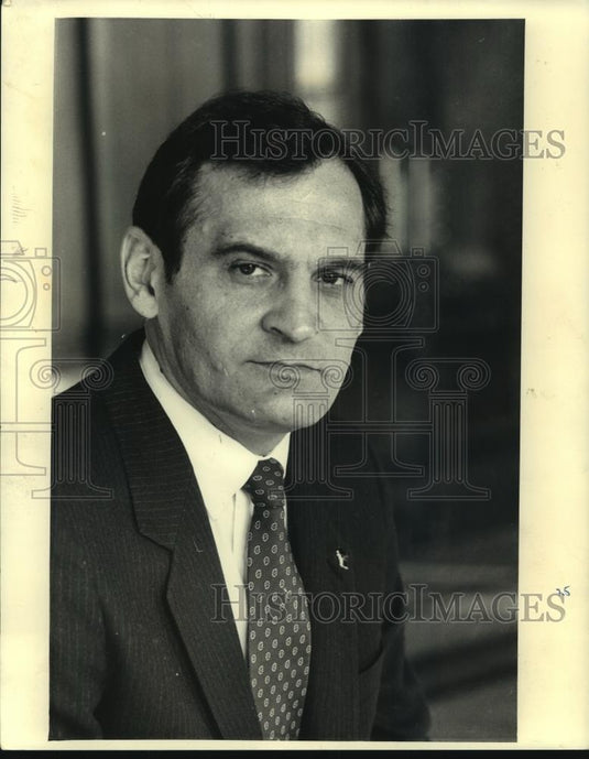1987 Press Photo John M. Tries, Wisconsin Employee Relations Director - Historic Images