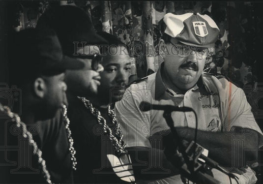 1988 Press Photo County Executive David F. Schulz & Run-D.M.C. news conference - Historic Images
