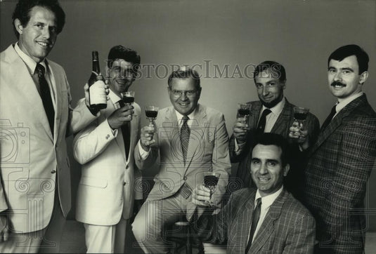1988 Press Photo France chateau wine producers visit Milwaukee - mjc18016 - Historic Images