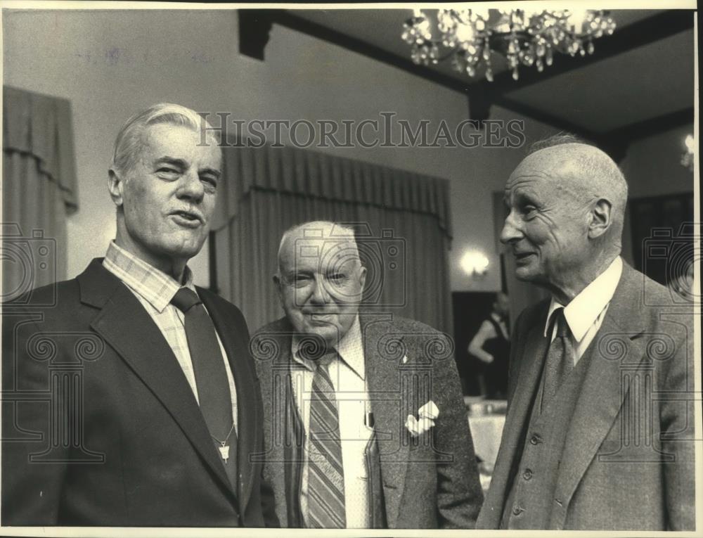 1988 Press Photo Steve Hegyi, Ed Mueller, Henry Friend, TYMO club, Milwaukee - Historic Images