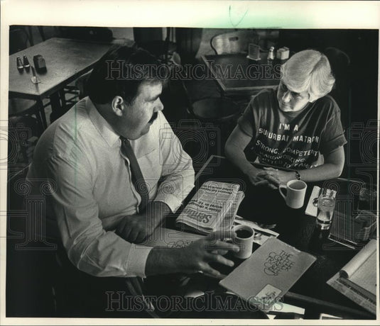 1988 Press Photo County Executive David F. Schulz & Betty Jo Nelsen, Wisconsin - Historic Images