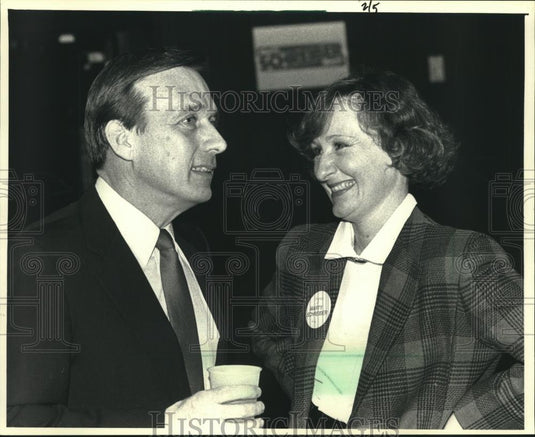 1988 Press Photo Martin & Elaine Schreiber savored his lead in the primary - Historic Images