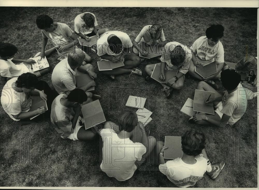 1988 Press Photo Shorewood High School students sign yearbooks - mjc22185 - Historic Images