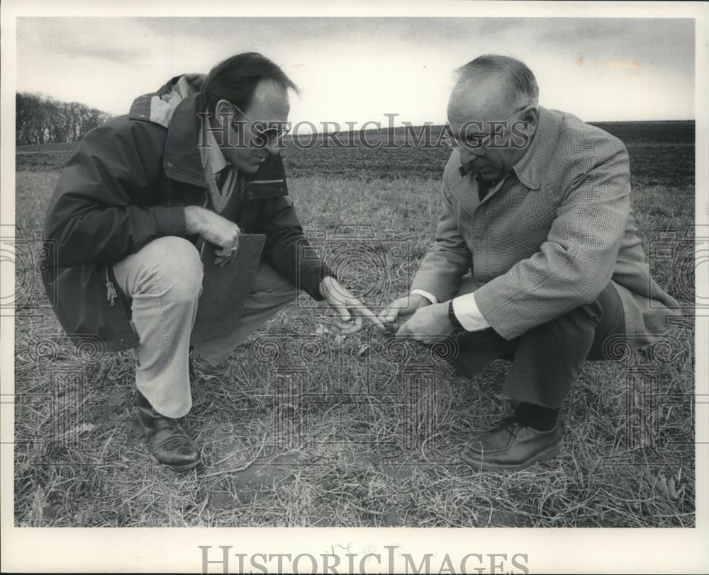 1989 Press Photo Dale Schlough, Marshall Finner, Univ. of Wisconsin-Madison - Historic Images